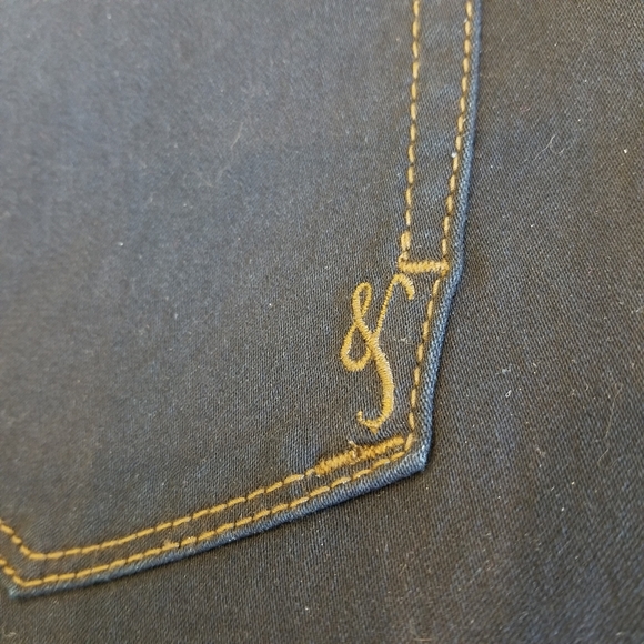 JEANS STYLE & CO Blue Denim Slim Leg 5 Pocket NWT Size 14 - Picture 4 of 15